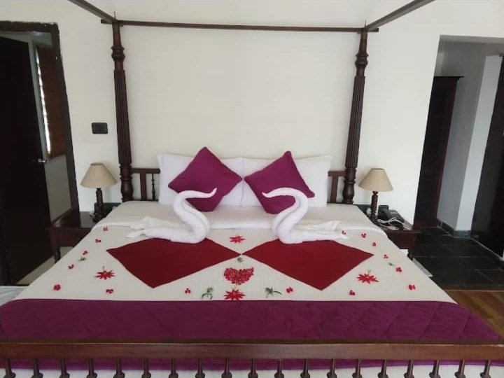 Honeymoon Room
